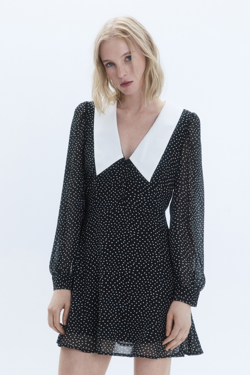 Платье мини шифоновое с белым воротничком - цвет черный - 3