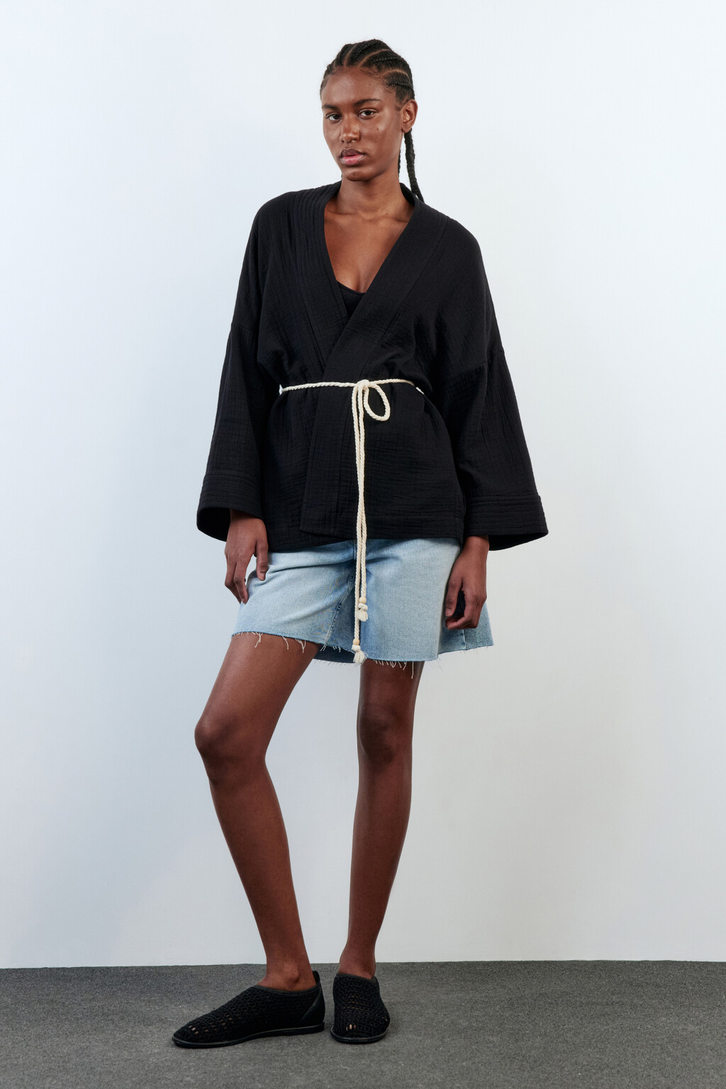 Блузка-кимоно хлопковая с поясом-шнурком - цвет черный - 5