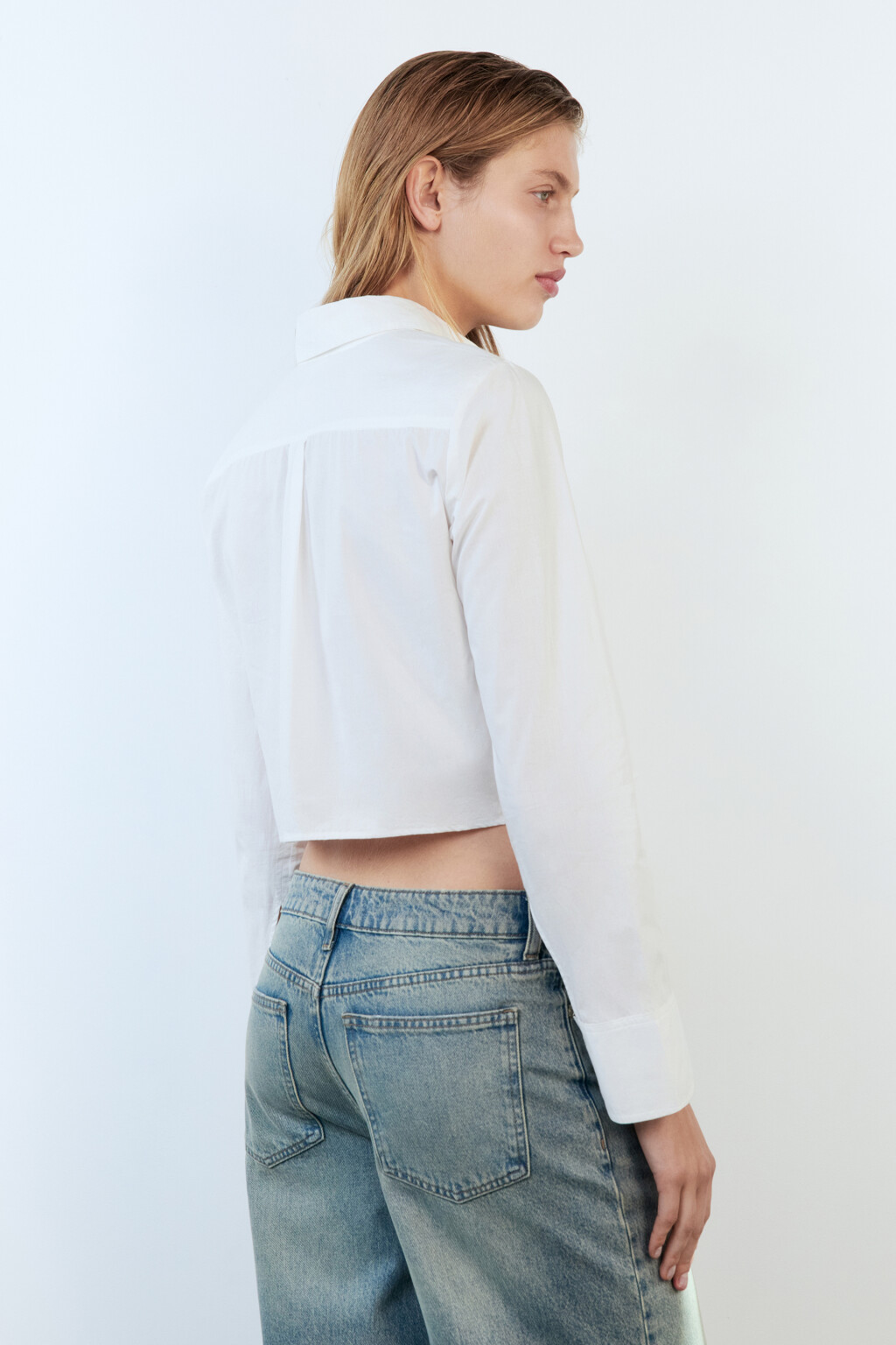 Блузка-рубашка укороченная из хлопка - цвет белый - 4