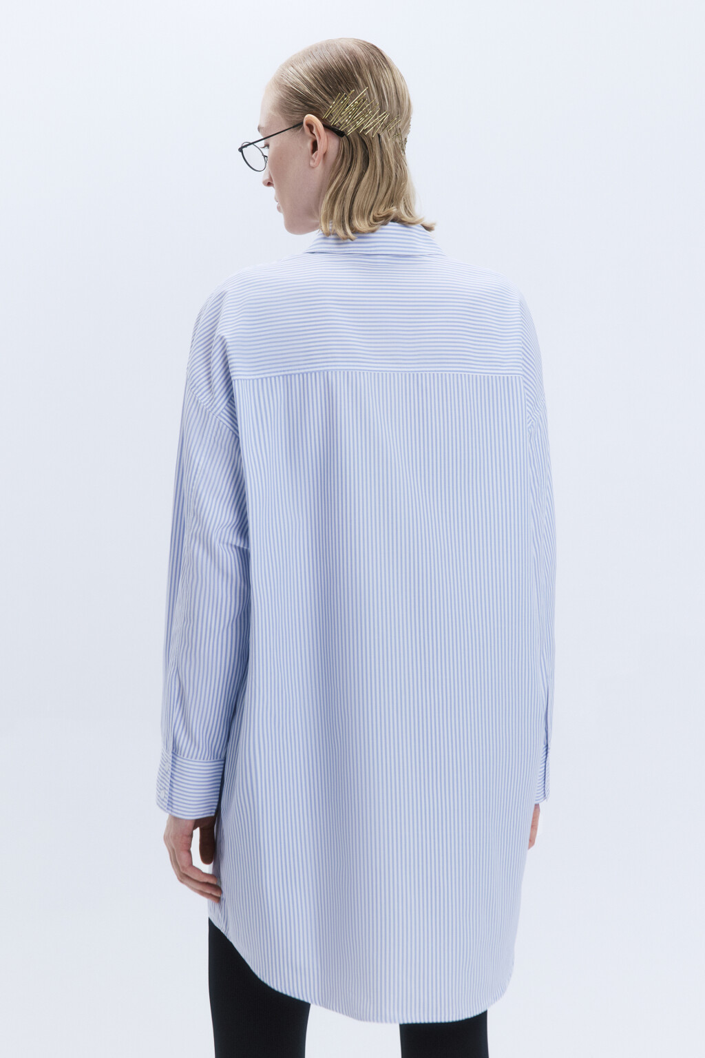 Рубашка oversize удлиненная с нагрудным карманом - цвет голубой - 4