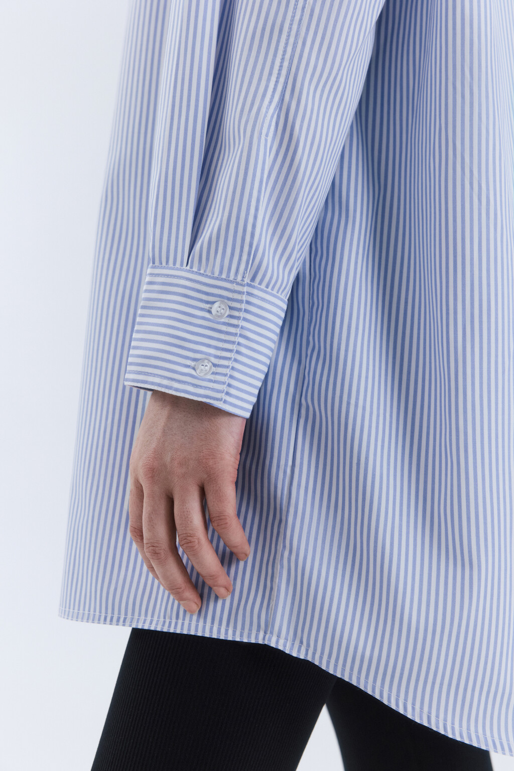 Рубашка oversize удлиненная с нагрудным карманом - цвет голубой - 6