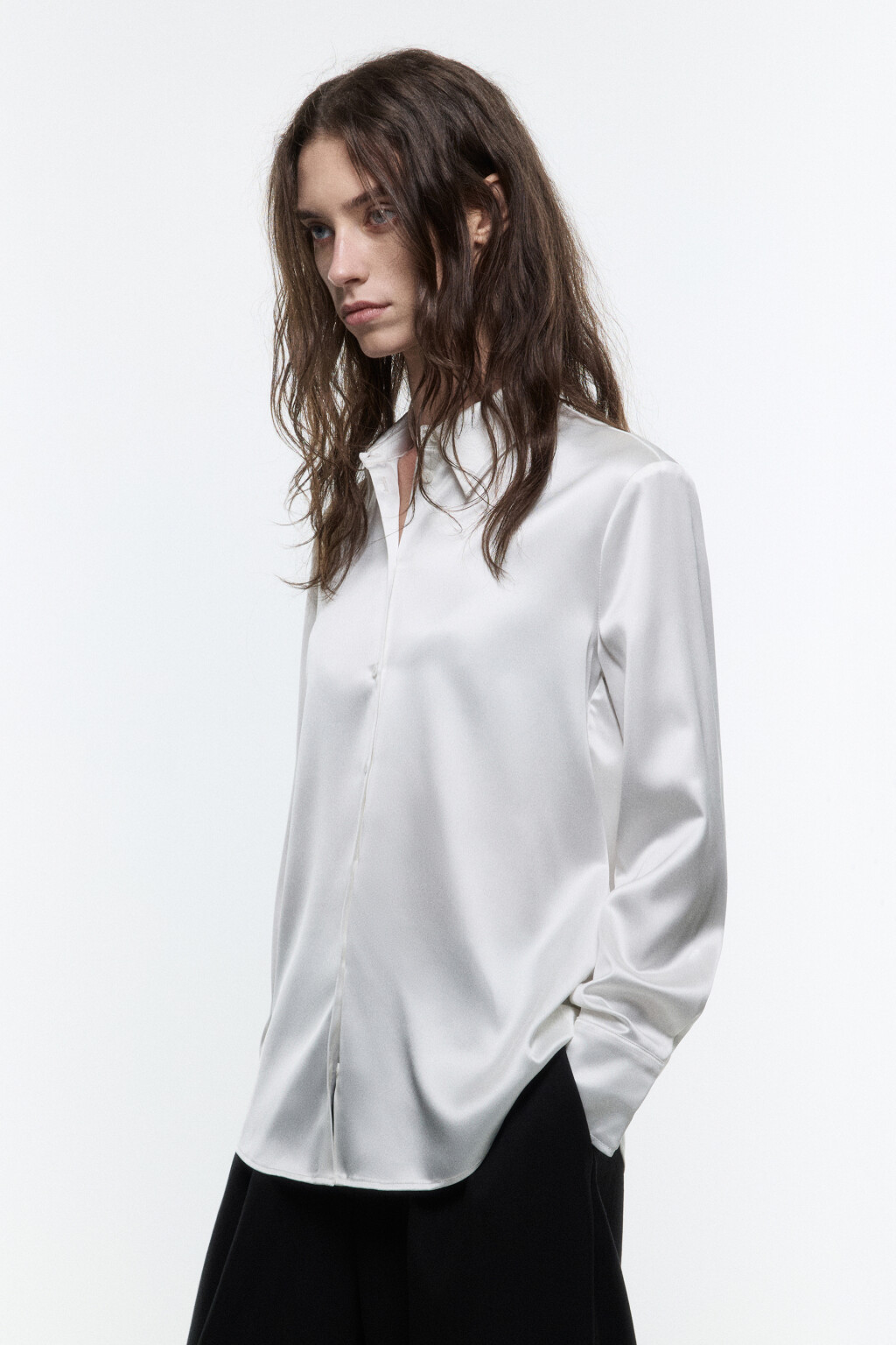 Блузка атласная с длинными рукавами - цвет белый - 3