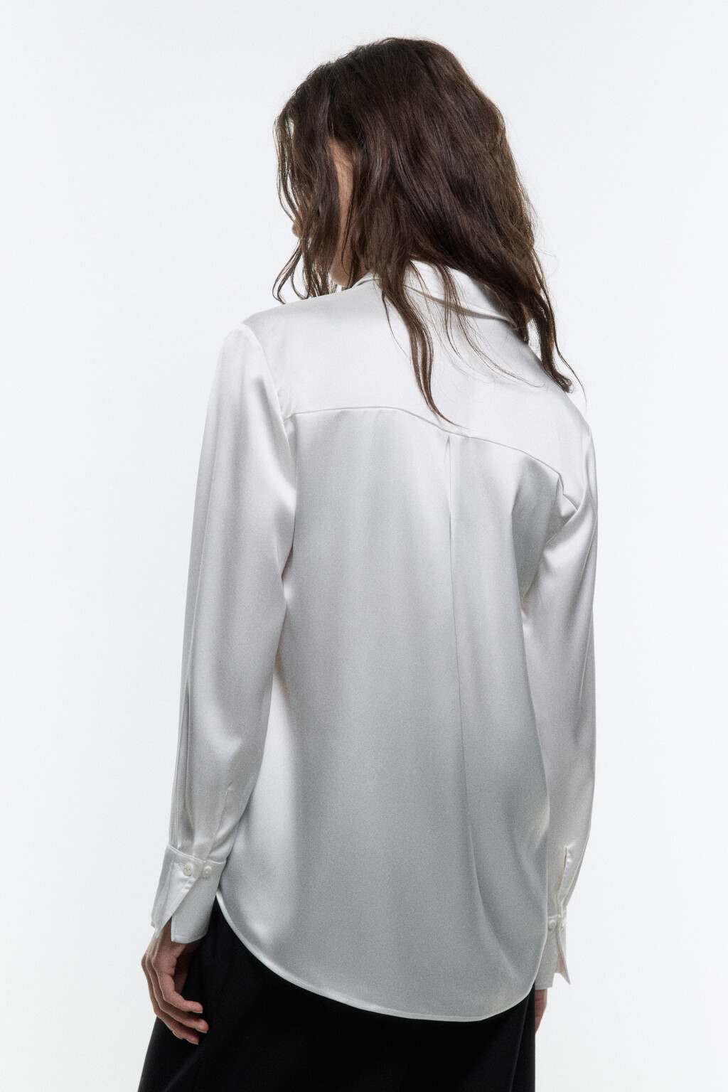 Блузка атласная с длинными рукавами - цвет белый - 4