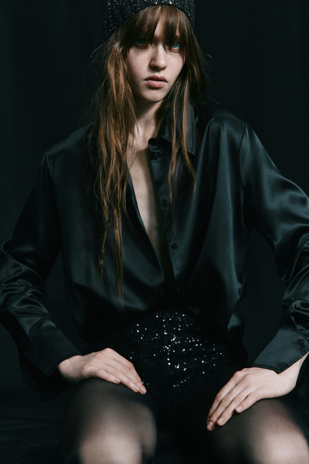 Блузка атласная с длинными рукавами - цвет черный - 8