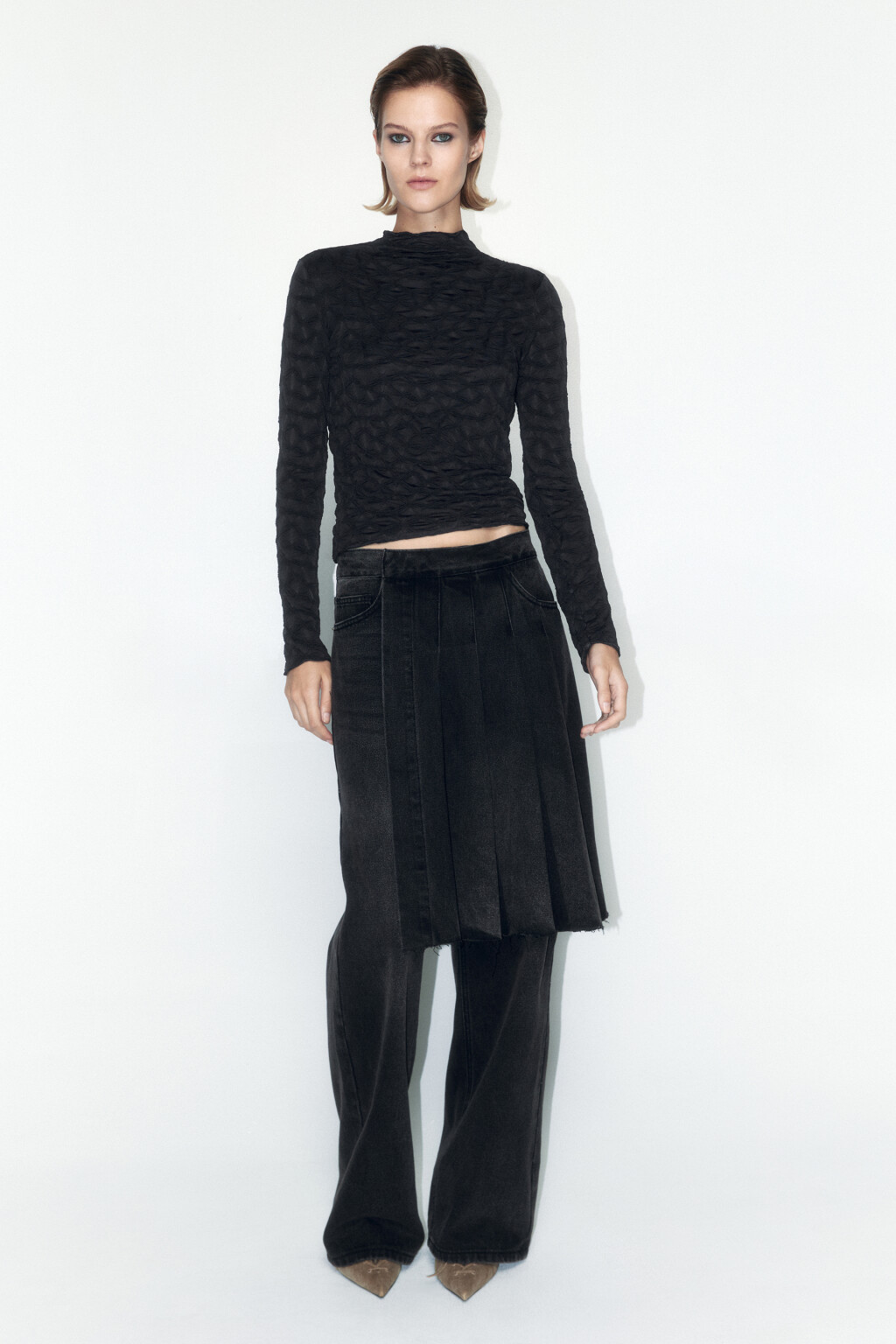 Лонгслив из жатой ткани с воротником-стойкой - цвет серый - 5