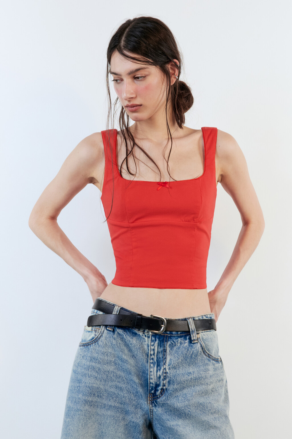 Топ-корсет облегающий с кружевом и бантиком - цвет красный - 3