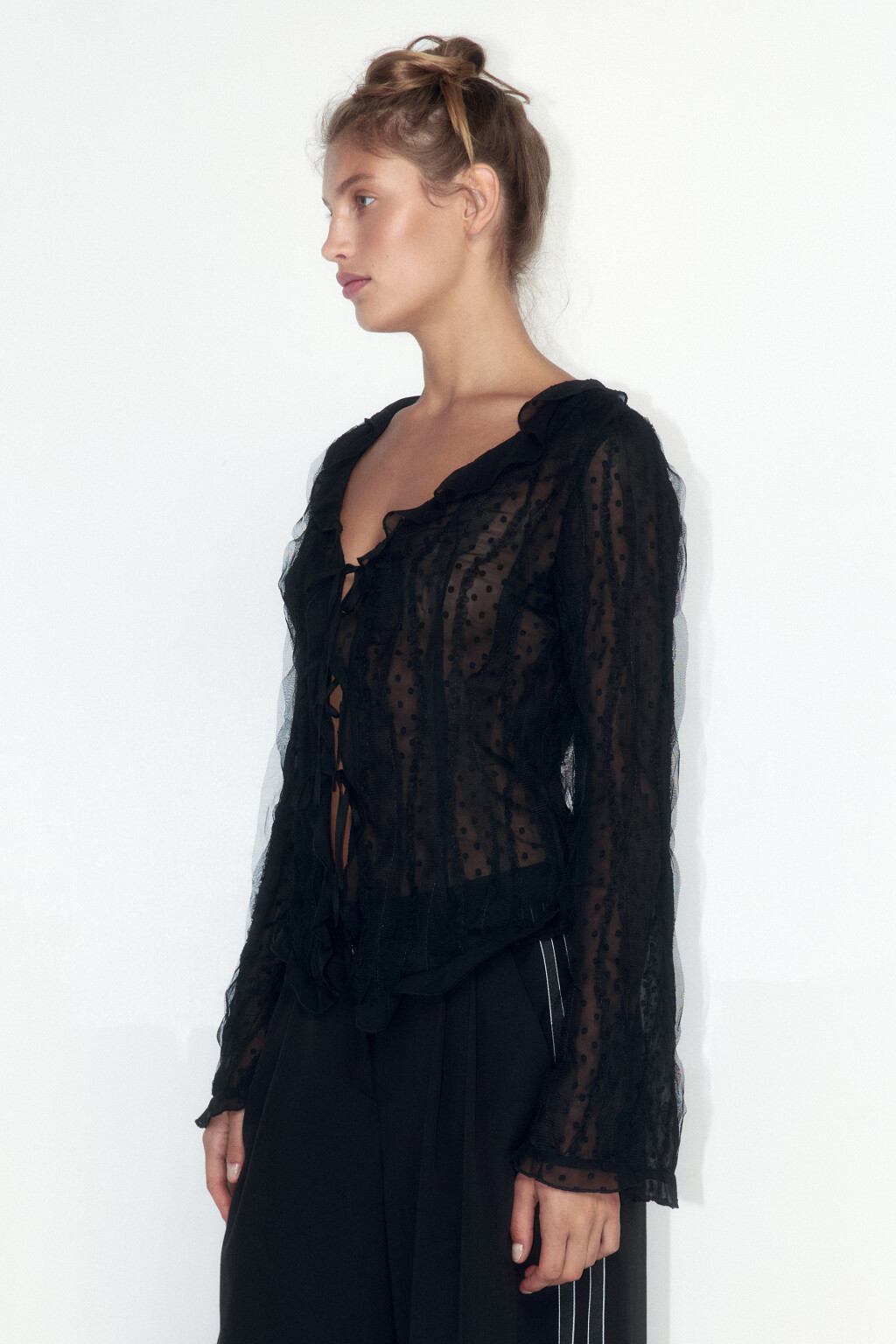 Блузка шифоновая с завязками и воланами - цвет черный - 2