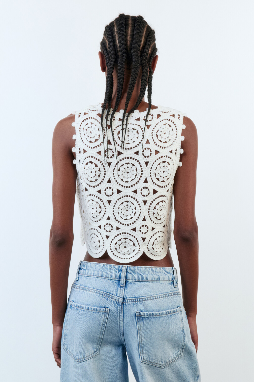 Жилет вязаный ажурный в стиле бохо - цвет молочный - 4