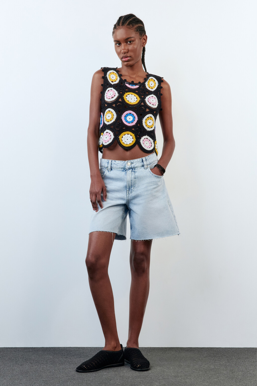 Жилет вязаный ажурный в стиле бохо - цвет мультиколор - 5