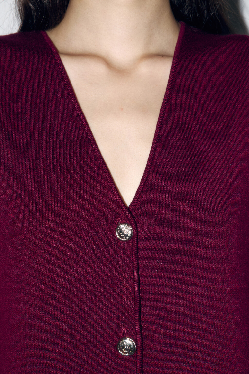 Жилет трикотажный укороченный на пуговицах - цвет бордовый - 5