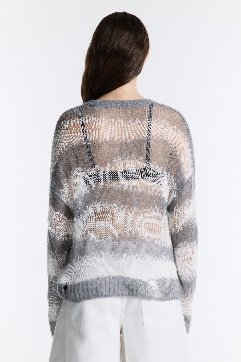 Джемпер тонкой вязки рваный в полоску - цвет серый - 4