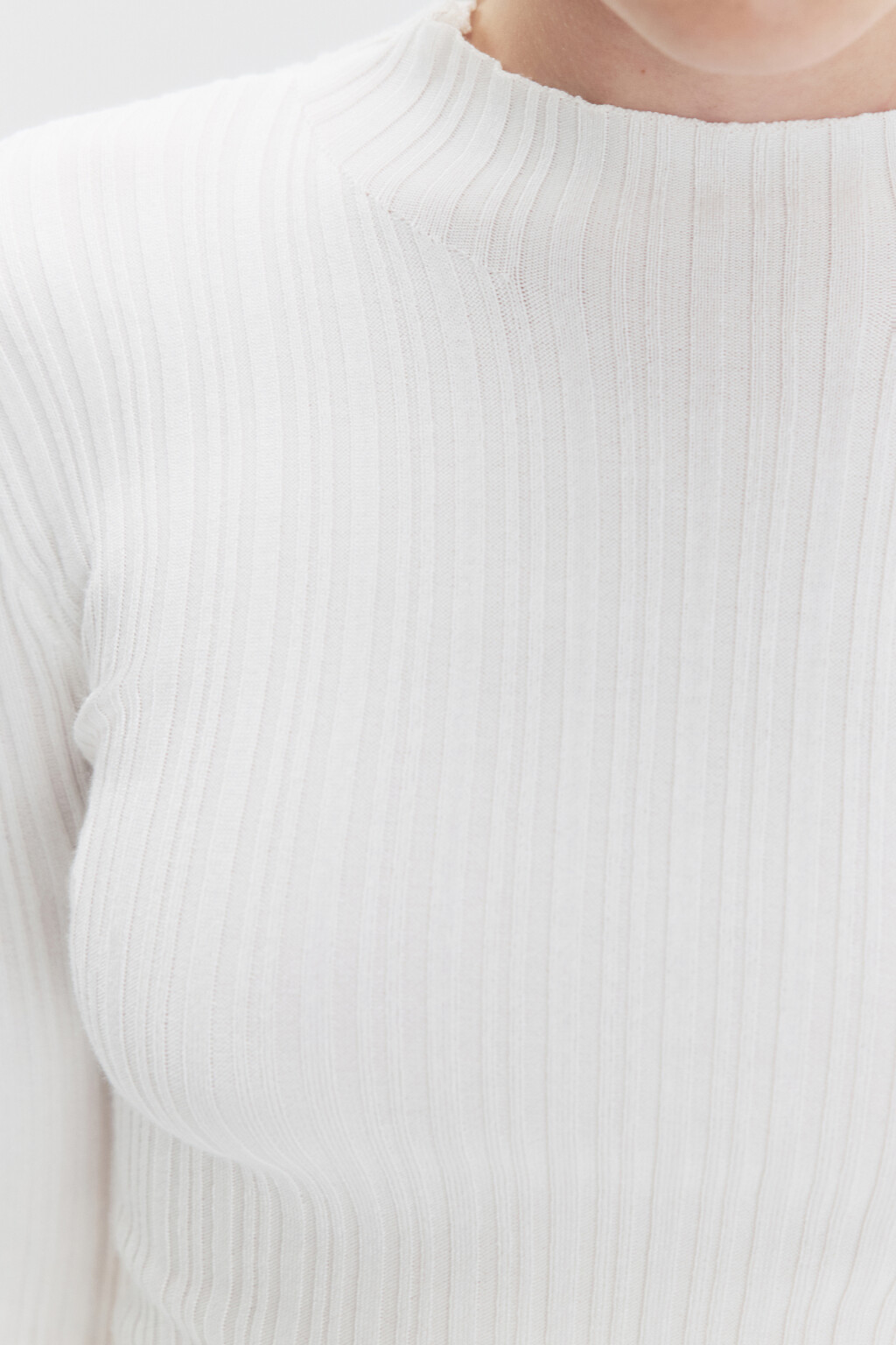 Водолазка вискозная с коротким воротником - цвет белый - 6