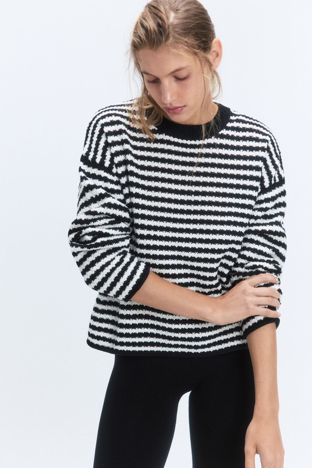 Джемпер вязаный ажурный в полоску - цвет белый - 2