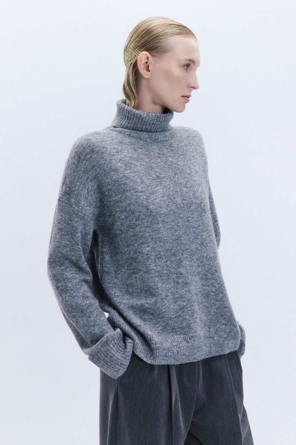 Свитер вязаный свободный с высоким воротником - цвет серый - 4