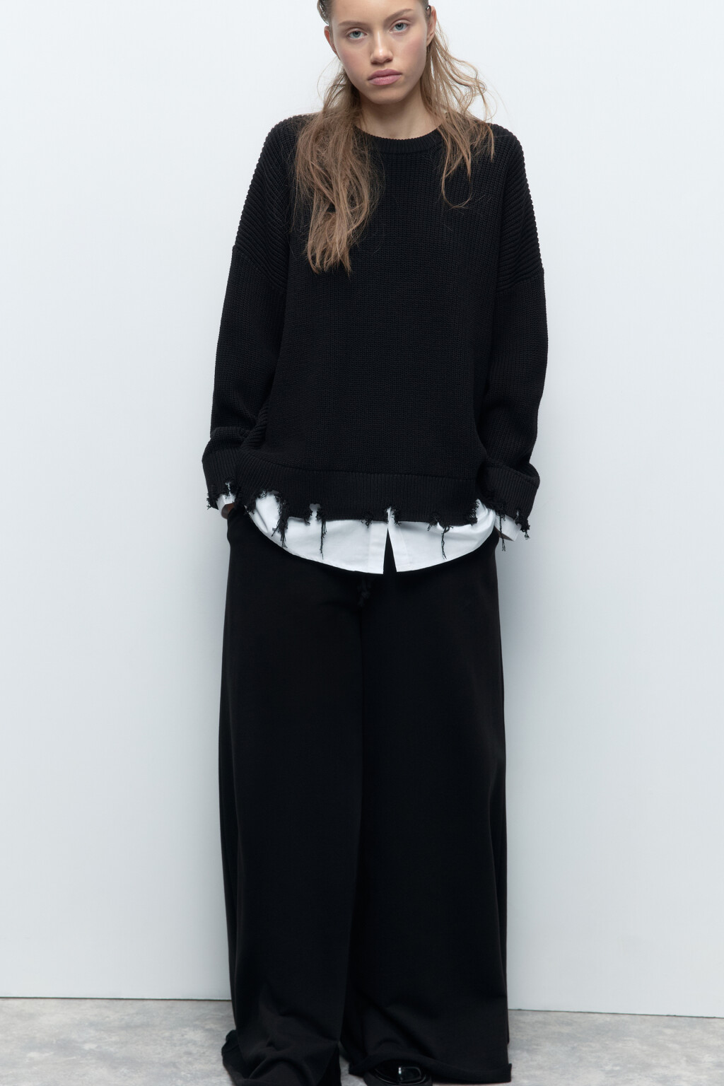 Джемпер вязаный рваный с имитацией рубашки - цвет черный - 2