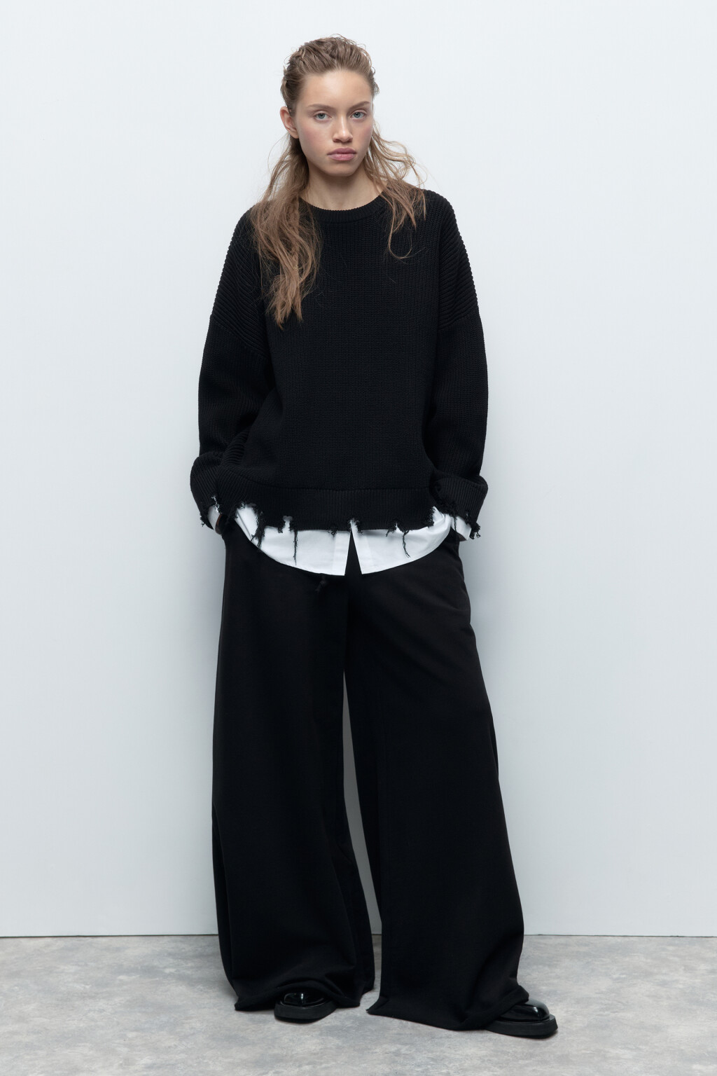Джемпер вязаный рваный с имитацией рубашки - цвет черный - 6