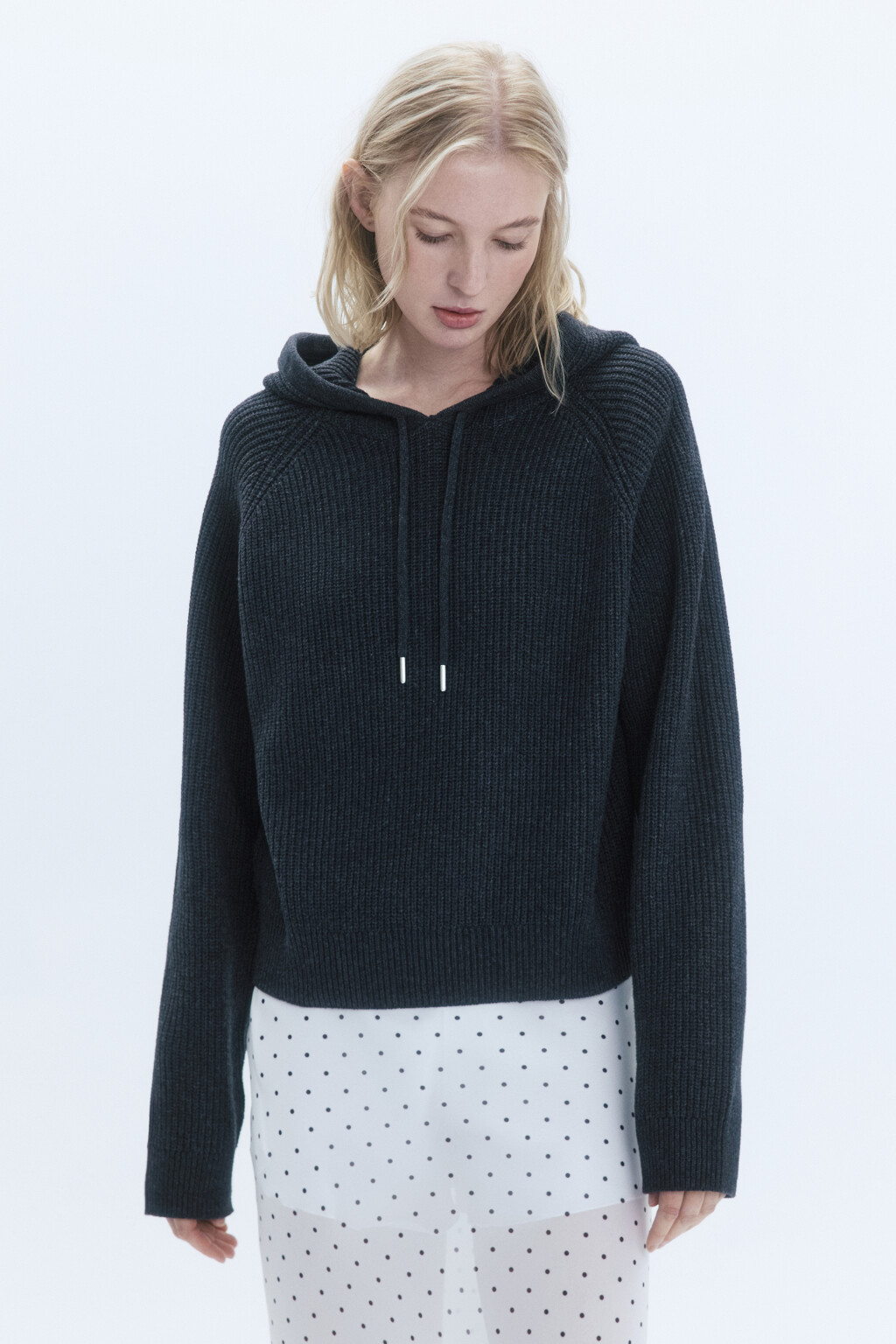 Джемпер вязаный с капюшоном на завязках - цвет серый - 3