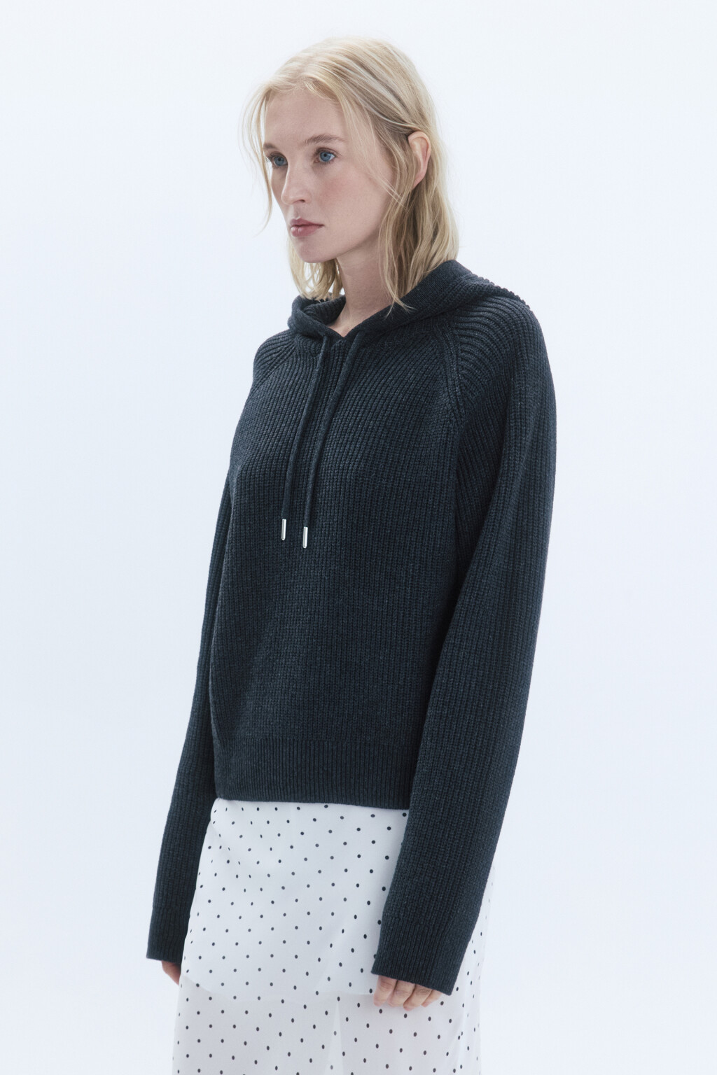 Джемпер вязаный с капюшоном на завязках - цвет серый - 4