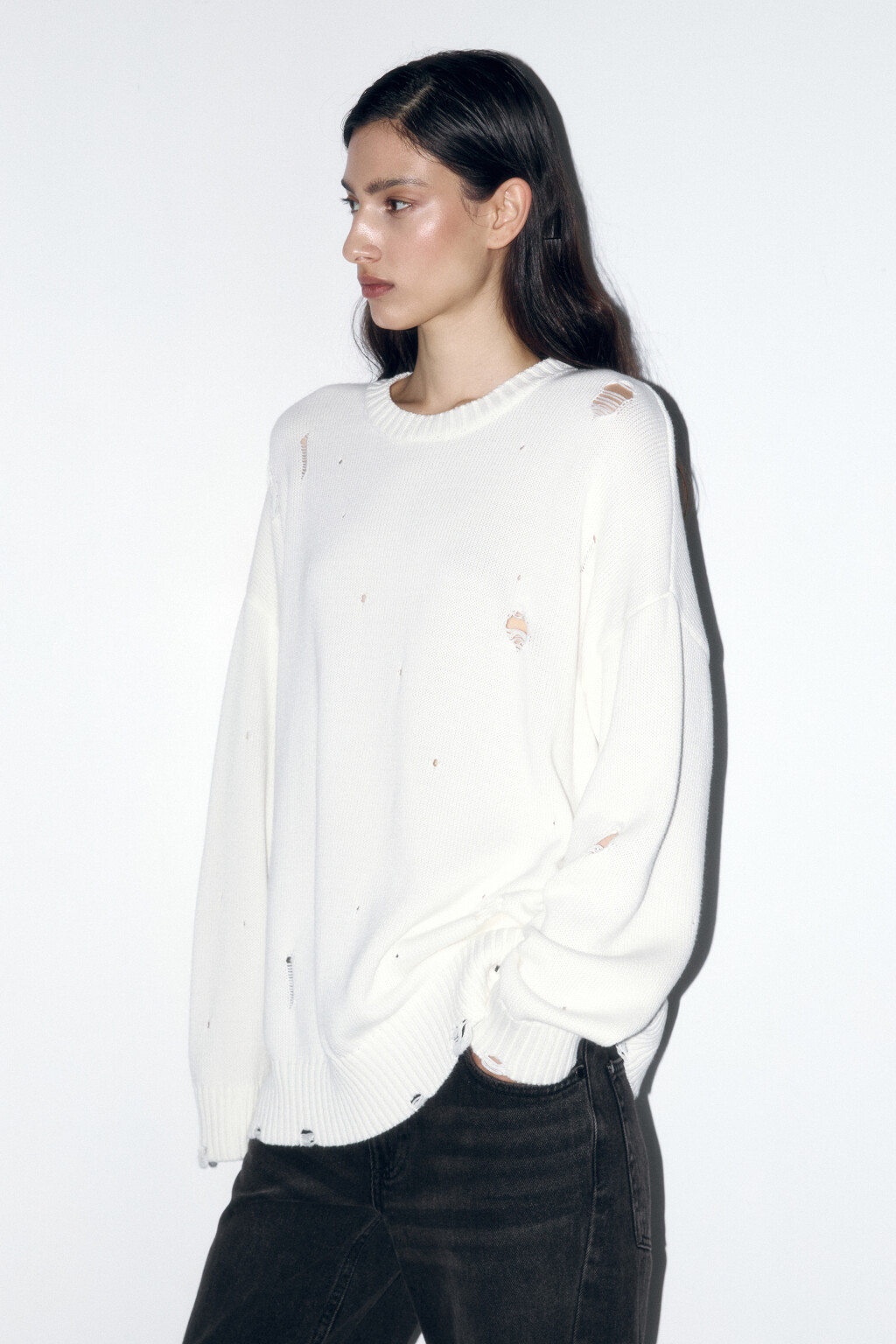 Джемпер толстой вязки рваный - цвет молочный - 3