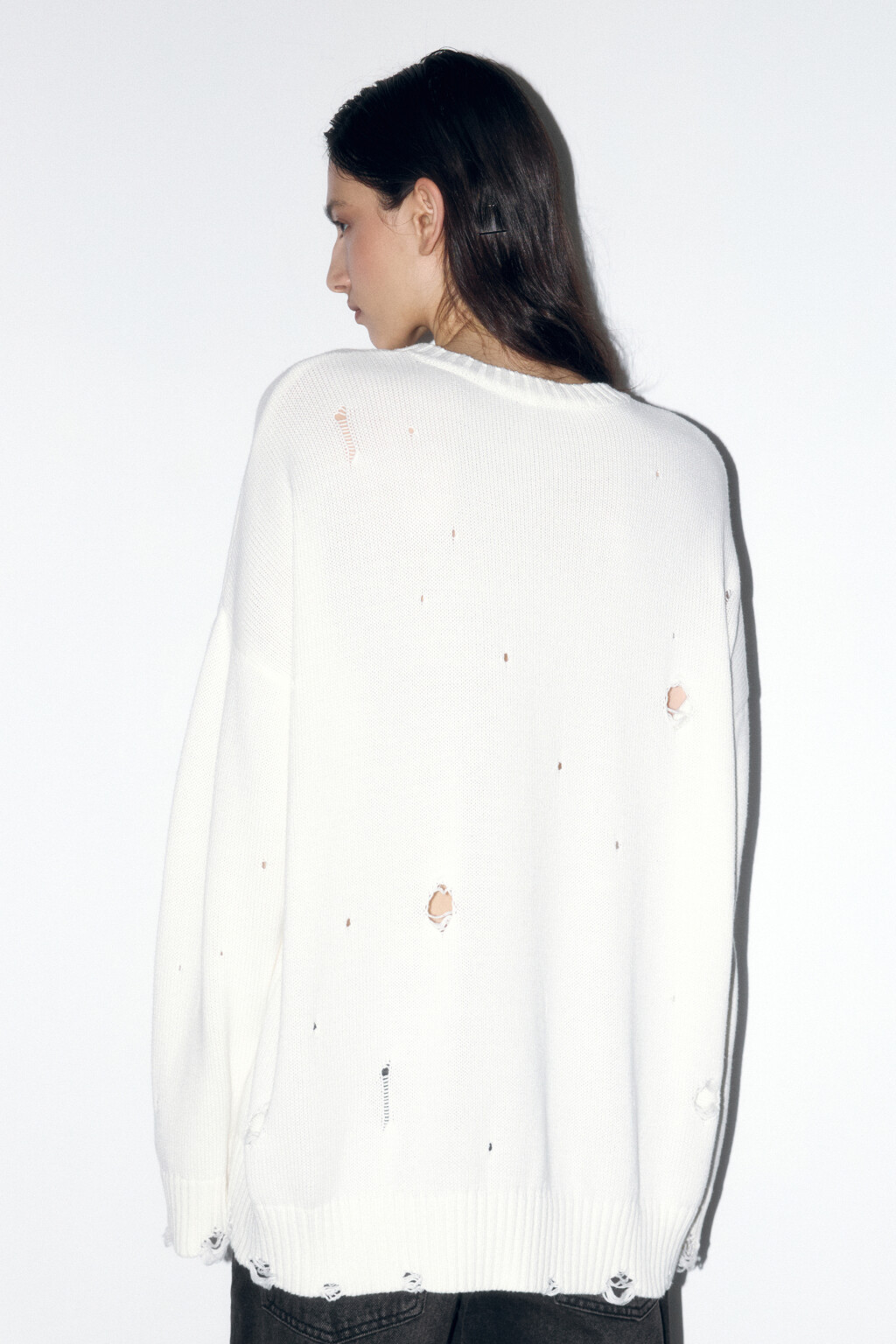 Джемпер толстой вязки рваный - цвет молочный - 4