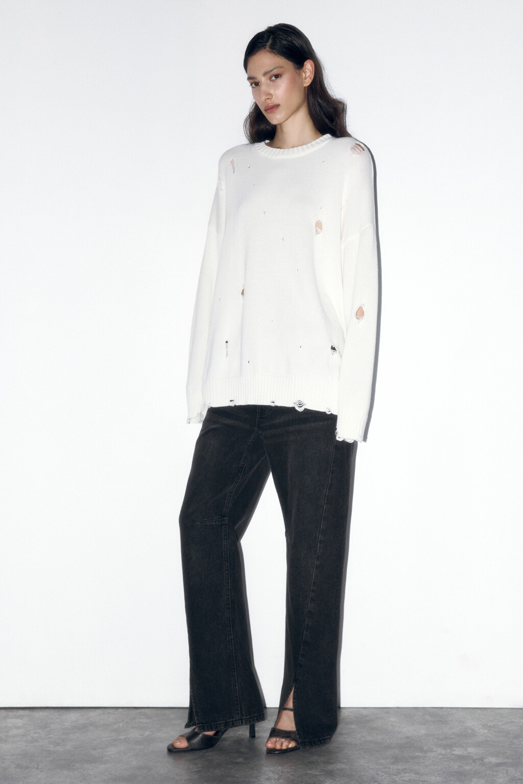 Джемпер толстой вязки рваный - цвет молочный - 5