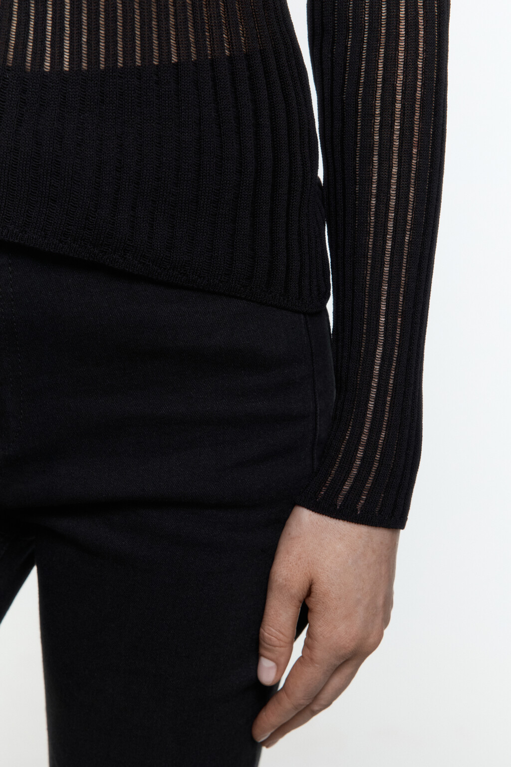 Джемпер облегающий ажурный - цвет черный - 7