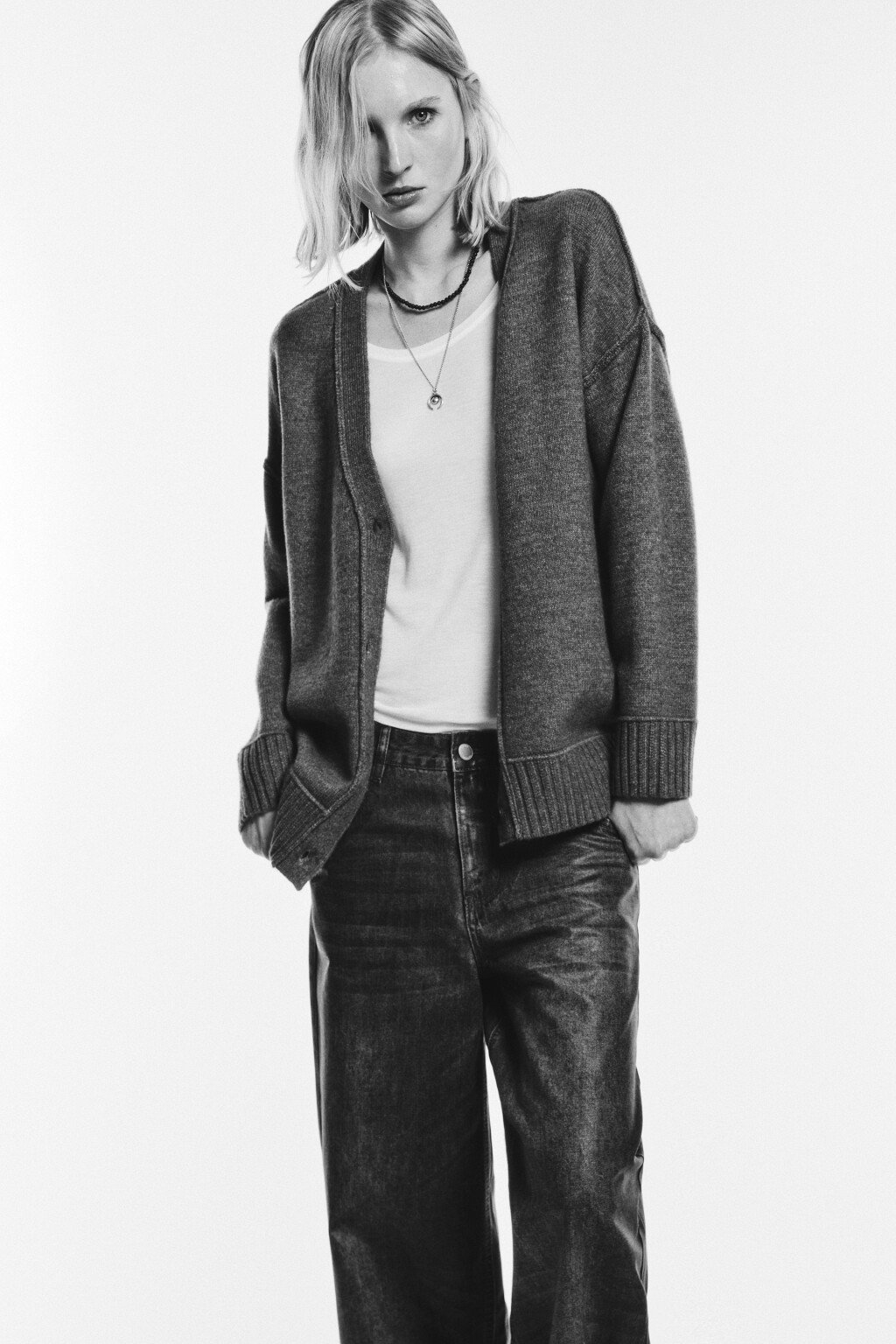 Кардиган вязаный на пуговицах с наружными швами - цвет бежевый - 2