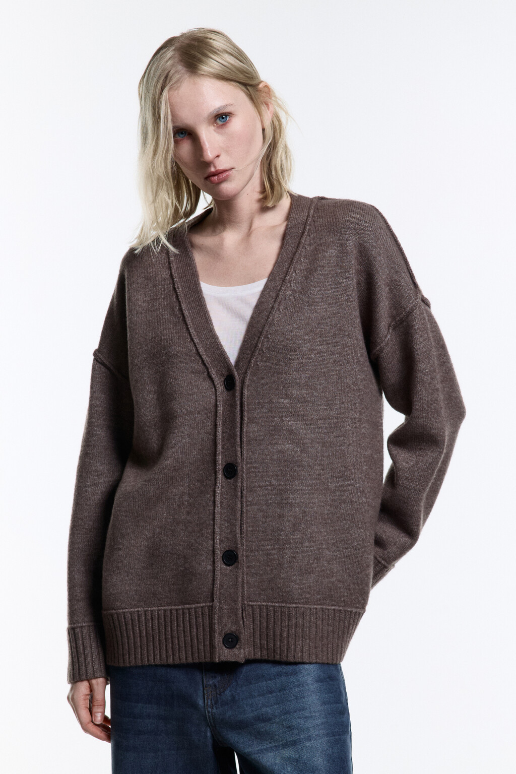 Кардиган вязаный на пуговицах с наружными швами - цвет бежевый - 3
