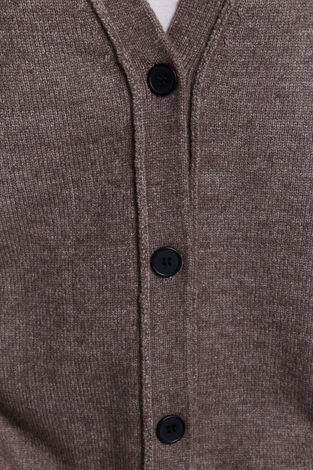 Кардиган вязаный на пуговицах с наружными швами - цвет бежевый - 7