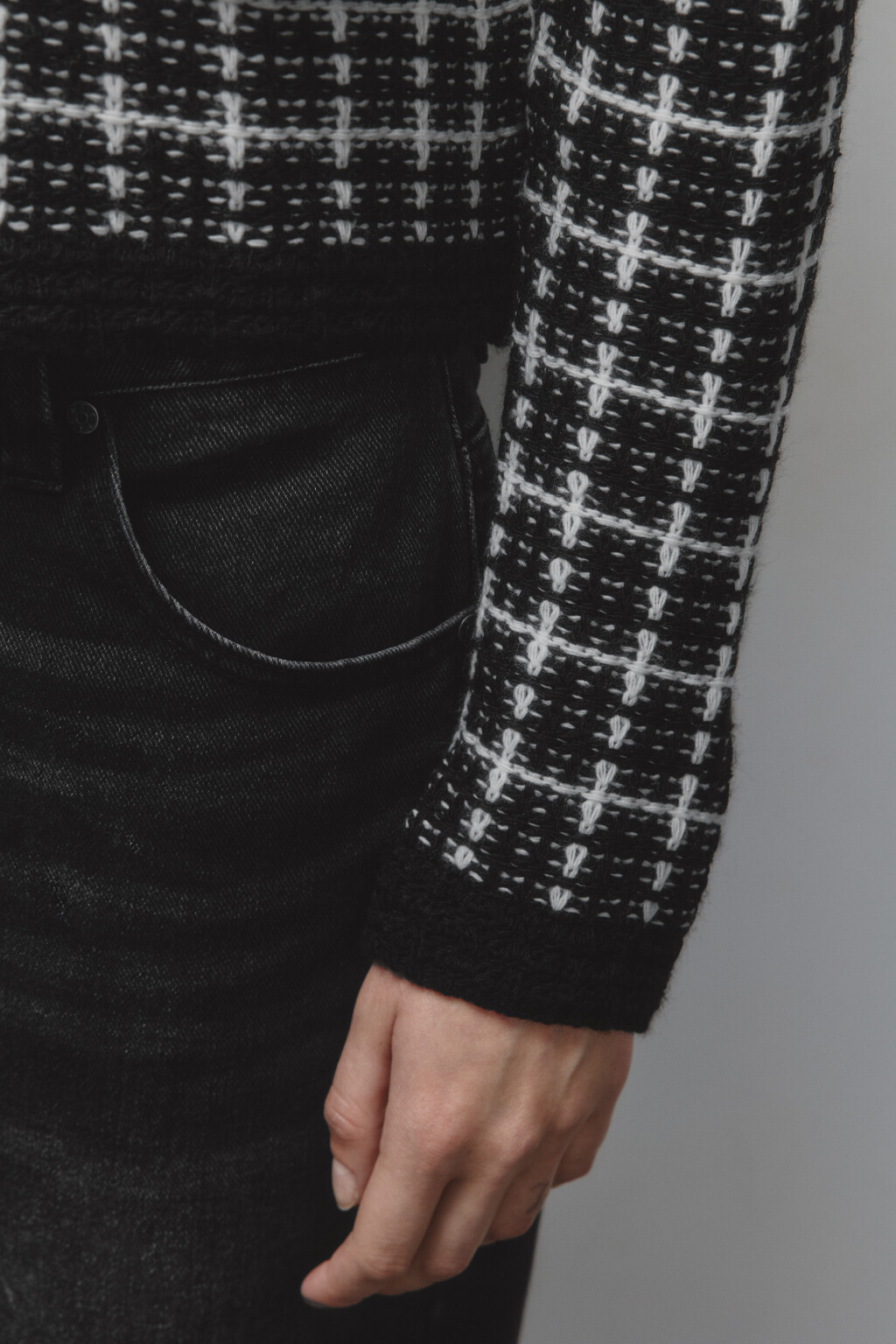 Кардиган вязаный укороченный с круглым вырезом - цвет черный - 8