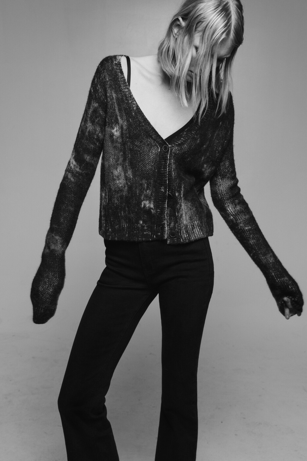 Кардиган на пуговицах вязаный с принтом тай-дай - цвет черный - 1