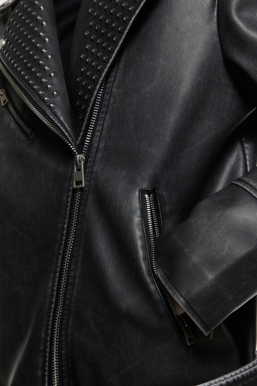 Куртка-косуха oversize с металлическим декором - цвет черный - 8