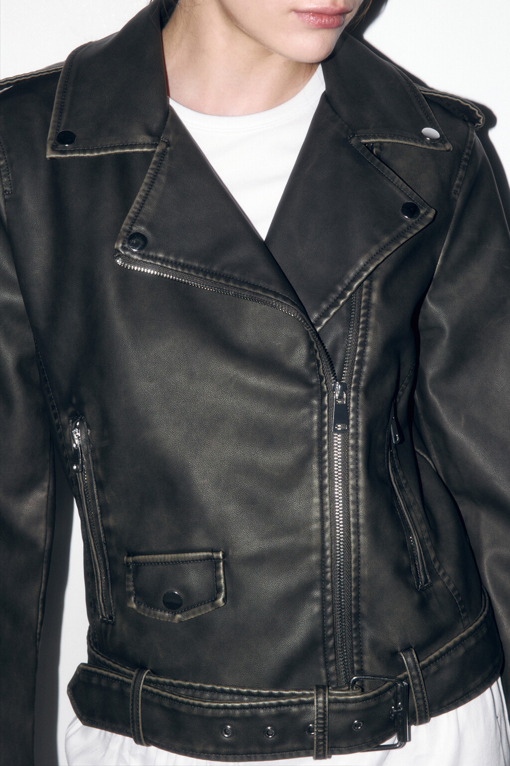 Куртка-косуха из искусственной кожи с вареным эффектом - цвет зеленый - 7