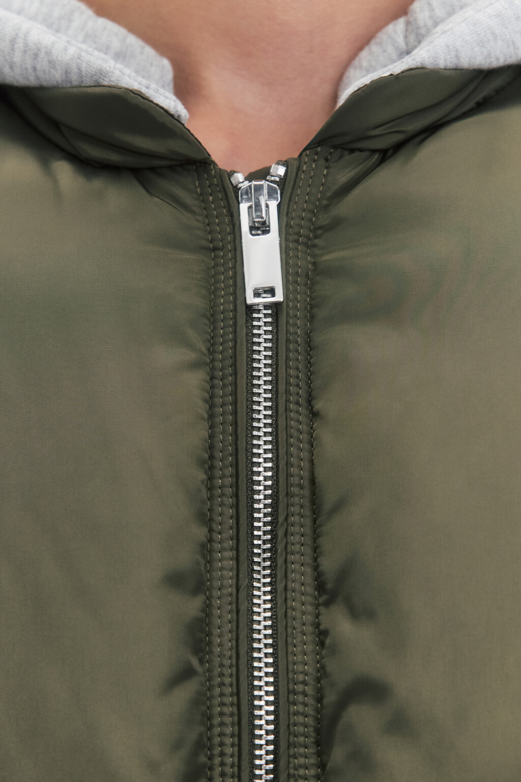 Куртка-бомбер утепленная со съемным капюшоном - цвет зеленый - 6