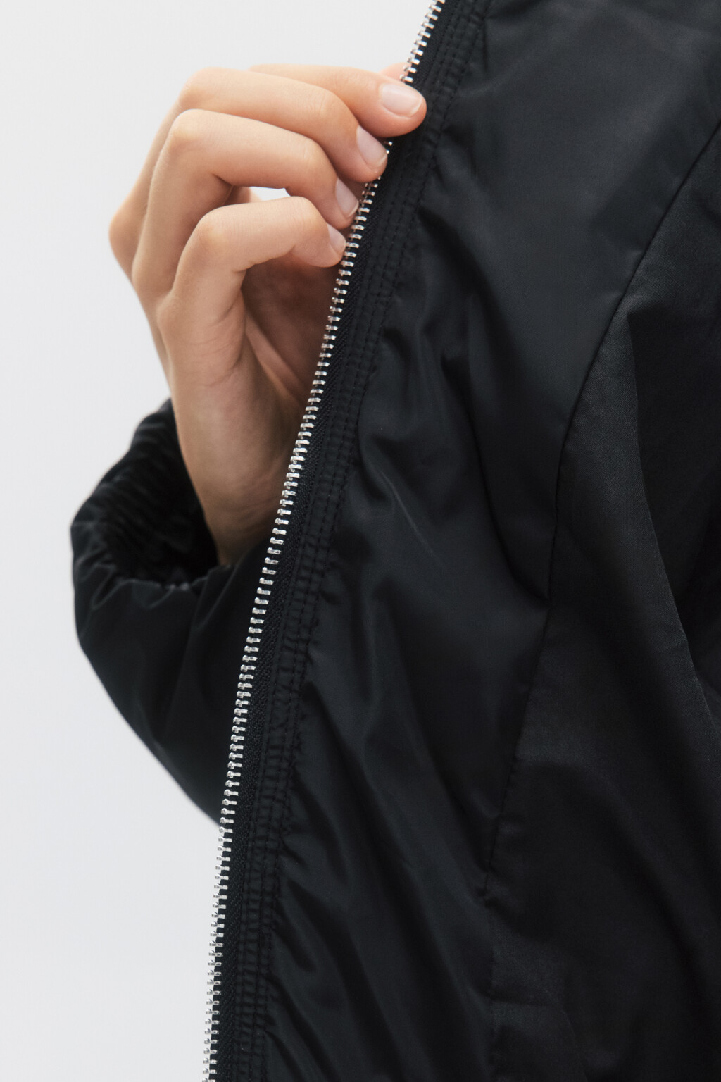 Куртка-бомбер утепленная со съемным капюшоном - цвет черный - 9