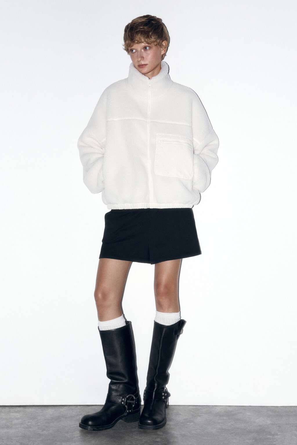 Куртка-бомбер с меховой фактурой - цвет молочный - 5