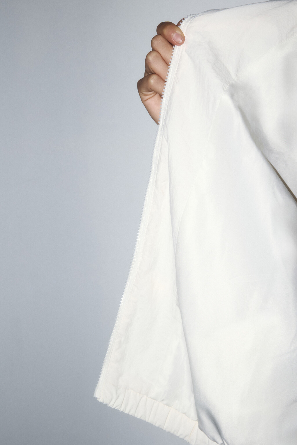 Куртка-бомбер с меховой фактурой - цвет молочный - 8