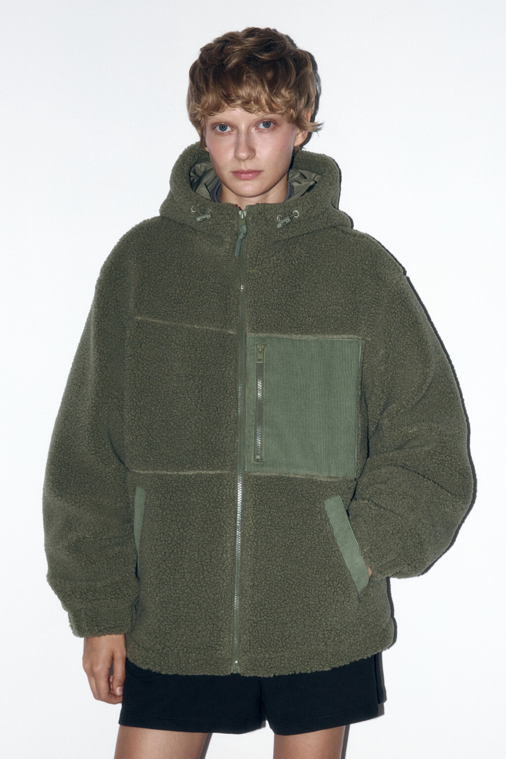 Куртка из искусственного меха с вельветовыми карманами - цвет зеленый - 3