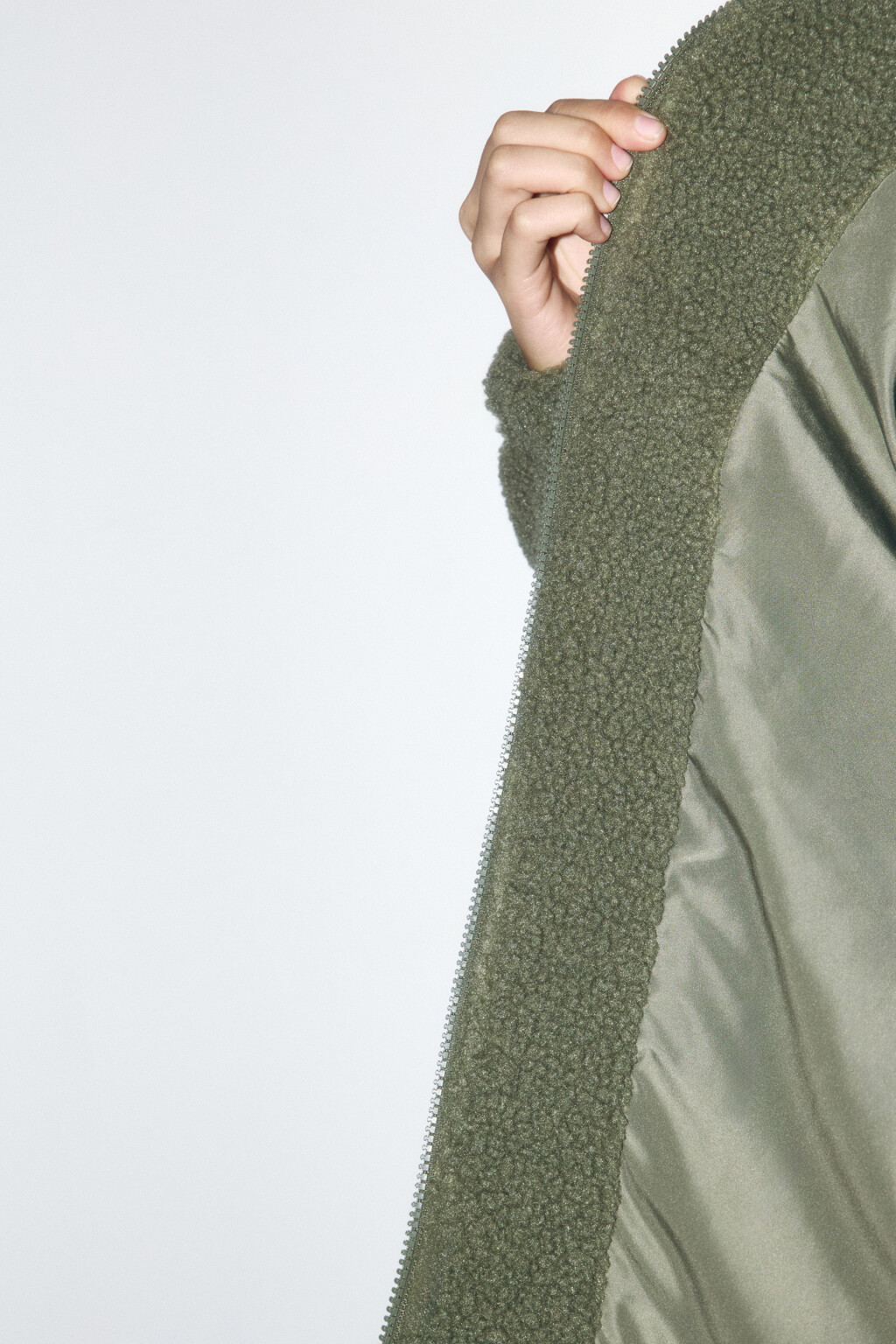 Куртка из искусственного меха с вельветовыми карманами - цвет зеленый - 9