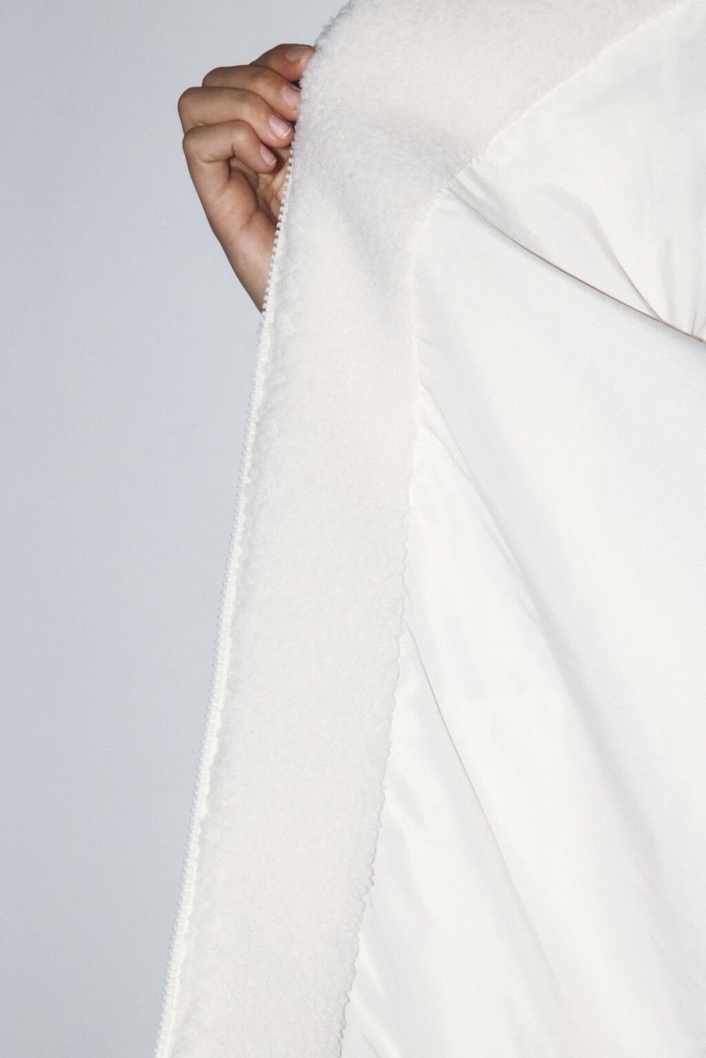 Куртка из искусственного меха с вельветовыми карманами - цвет молочный - 8