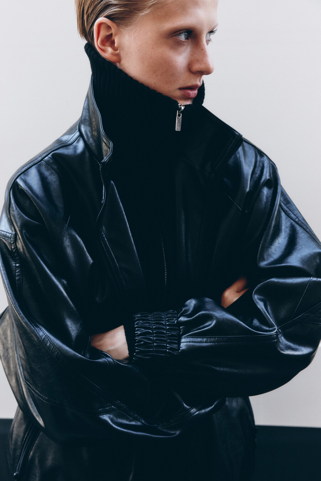 Куртка-олимпийка oversize из искусственной кожи - цвет черный - 12