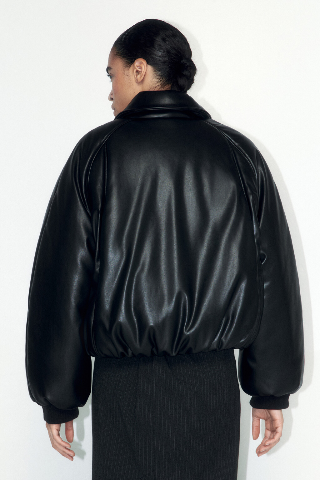 Куртка oversize из искусственной кожи - цвет черный - 2