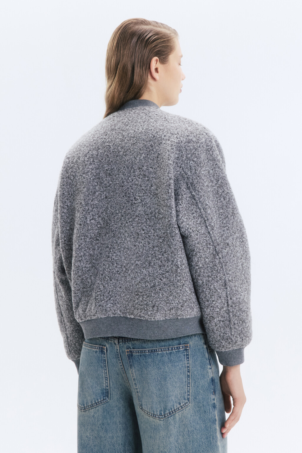 Куртка-бомбер oversize из ткани с ворсом - цвет серый - 5