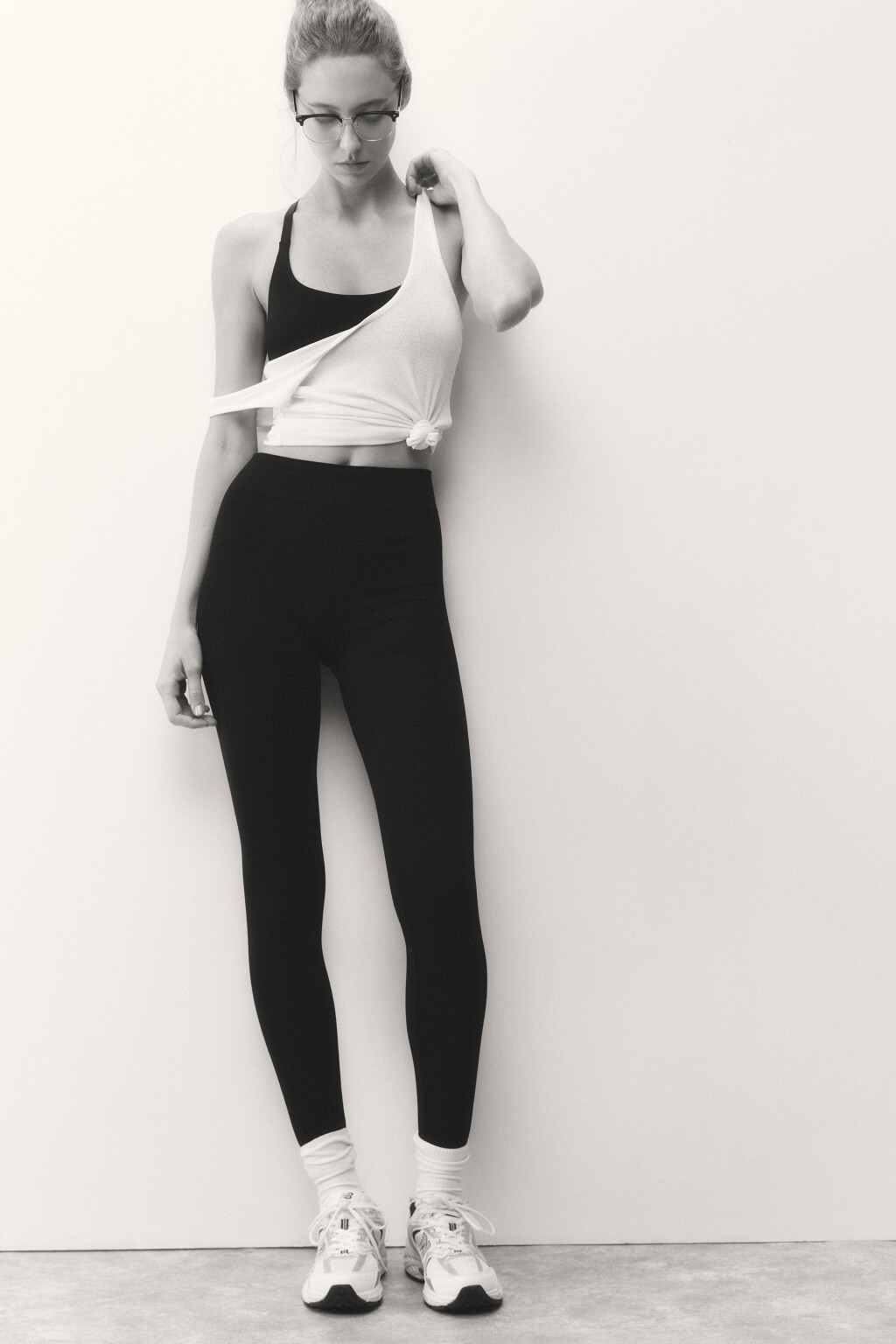 Леггинсы спортивные бесшовные с рельефами - цвет черный - 1