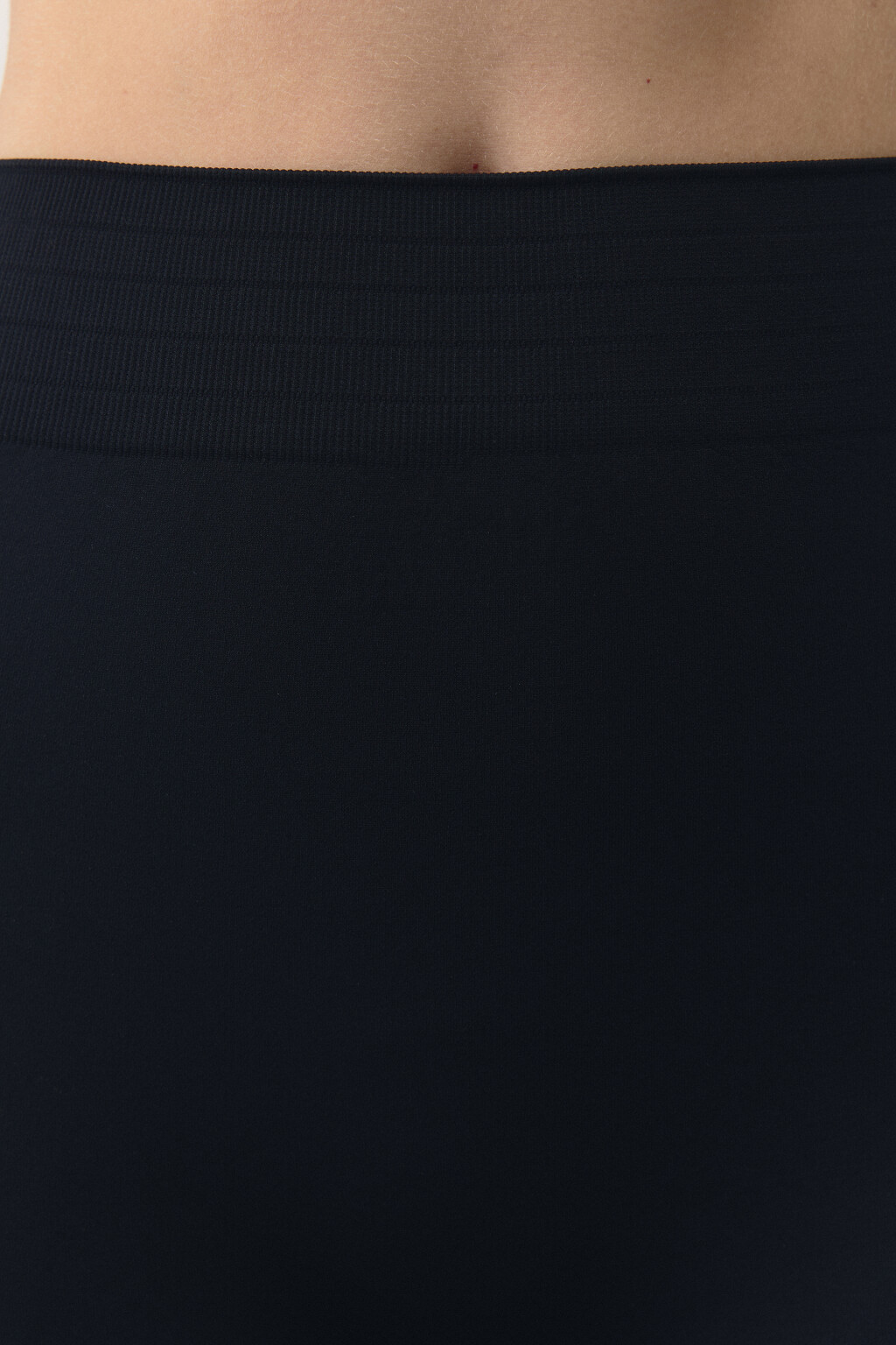 Леггинсы спортивные бесшовные с рельефами - цвет черный - 8