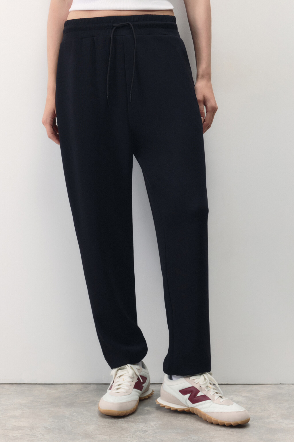 Брюки-джоггеры спортивные с поясом на завязках - цвет черный - 2