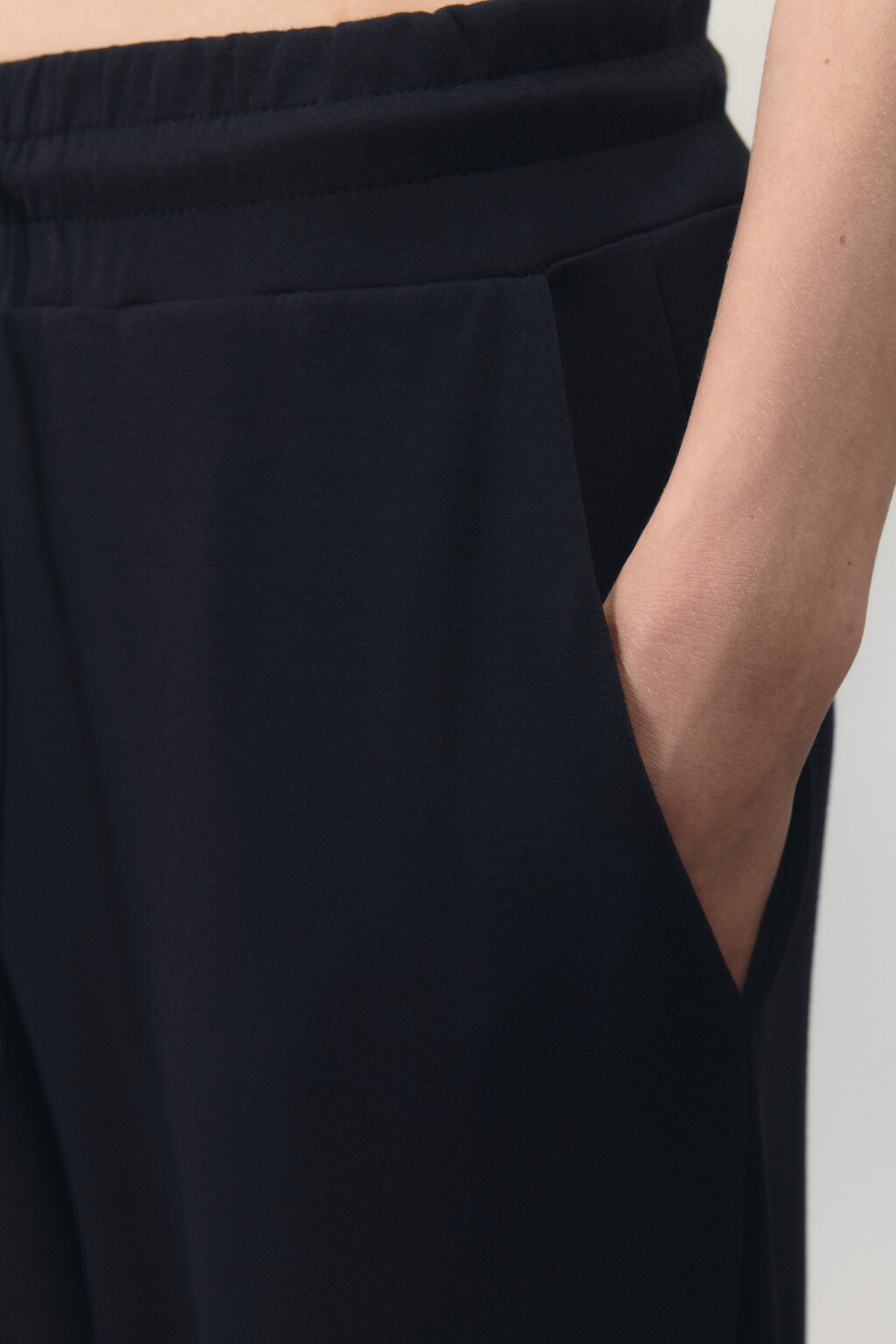 Брюки-джоггеры спортивные с поясом на завязках - цвет черный - 7