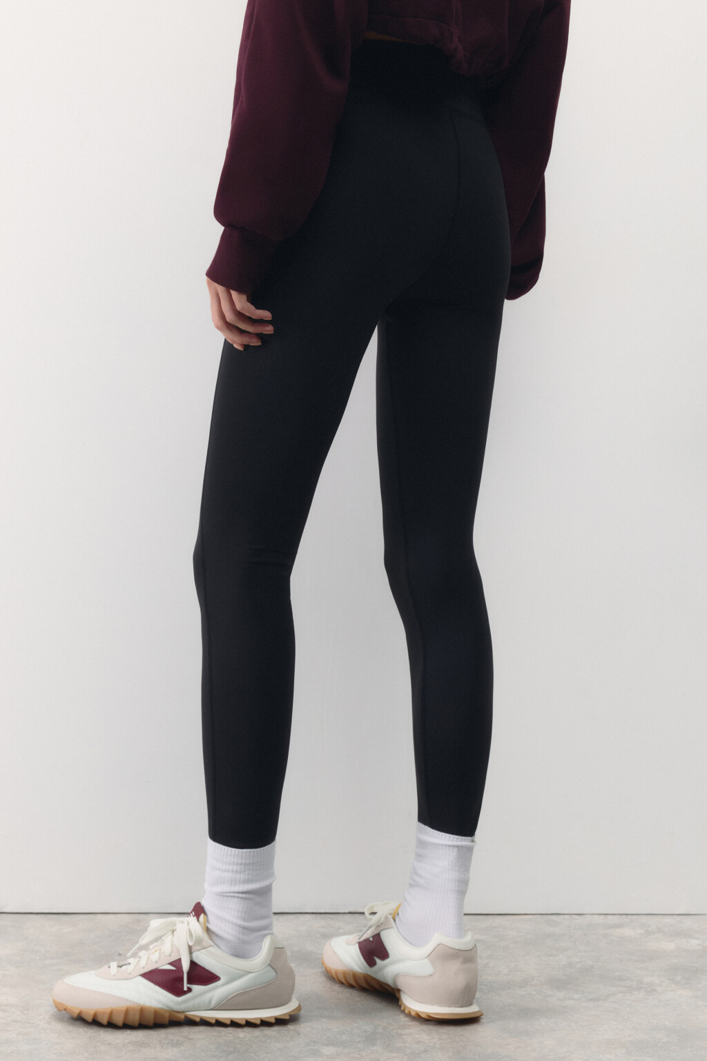 Леггинсы спортивные с карманами - цвет черный - 4