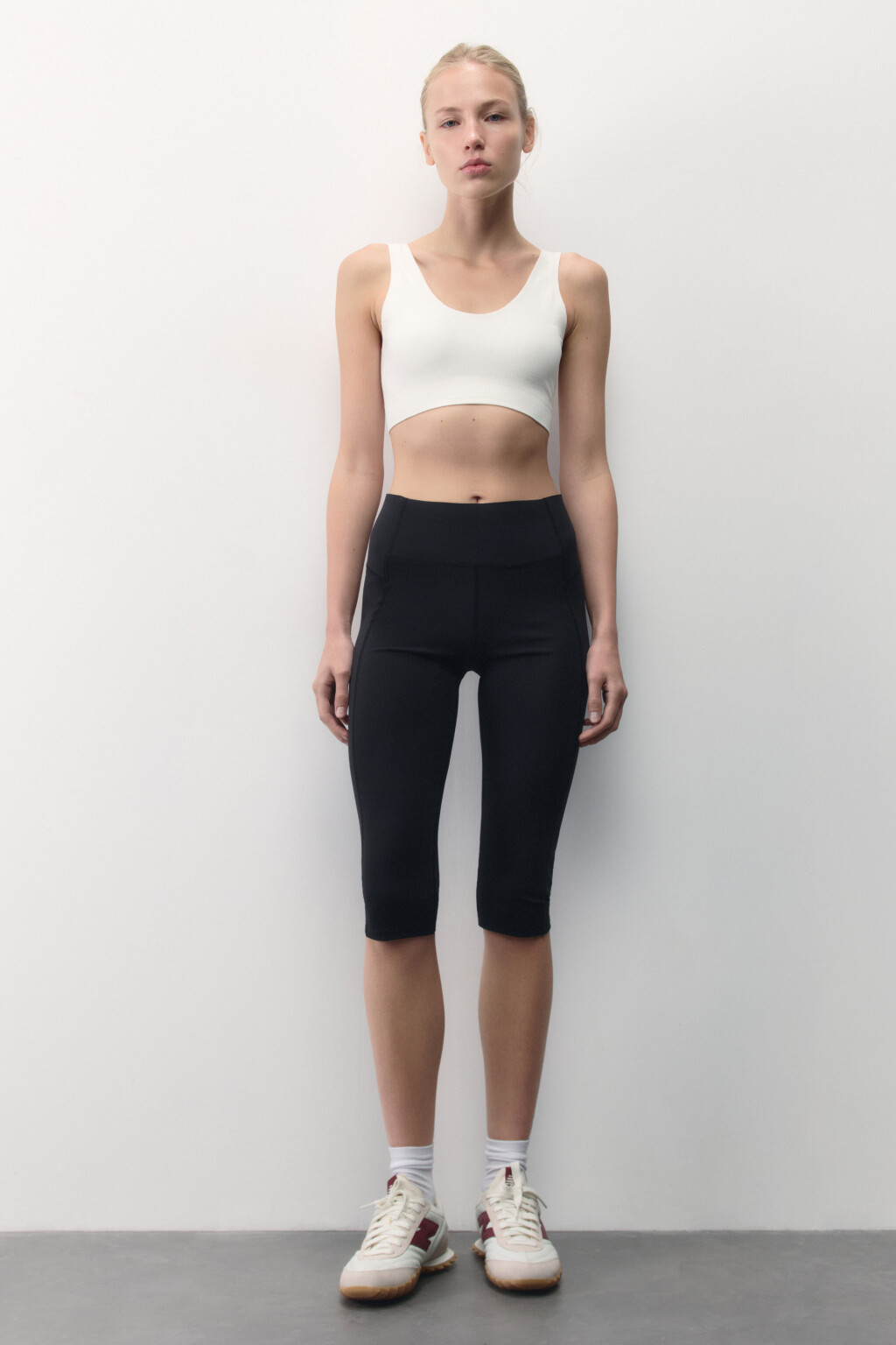 Топ-бюстгальтер спортивный на широких бретелях - цвет ванильный - 5