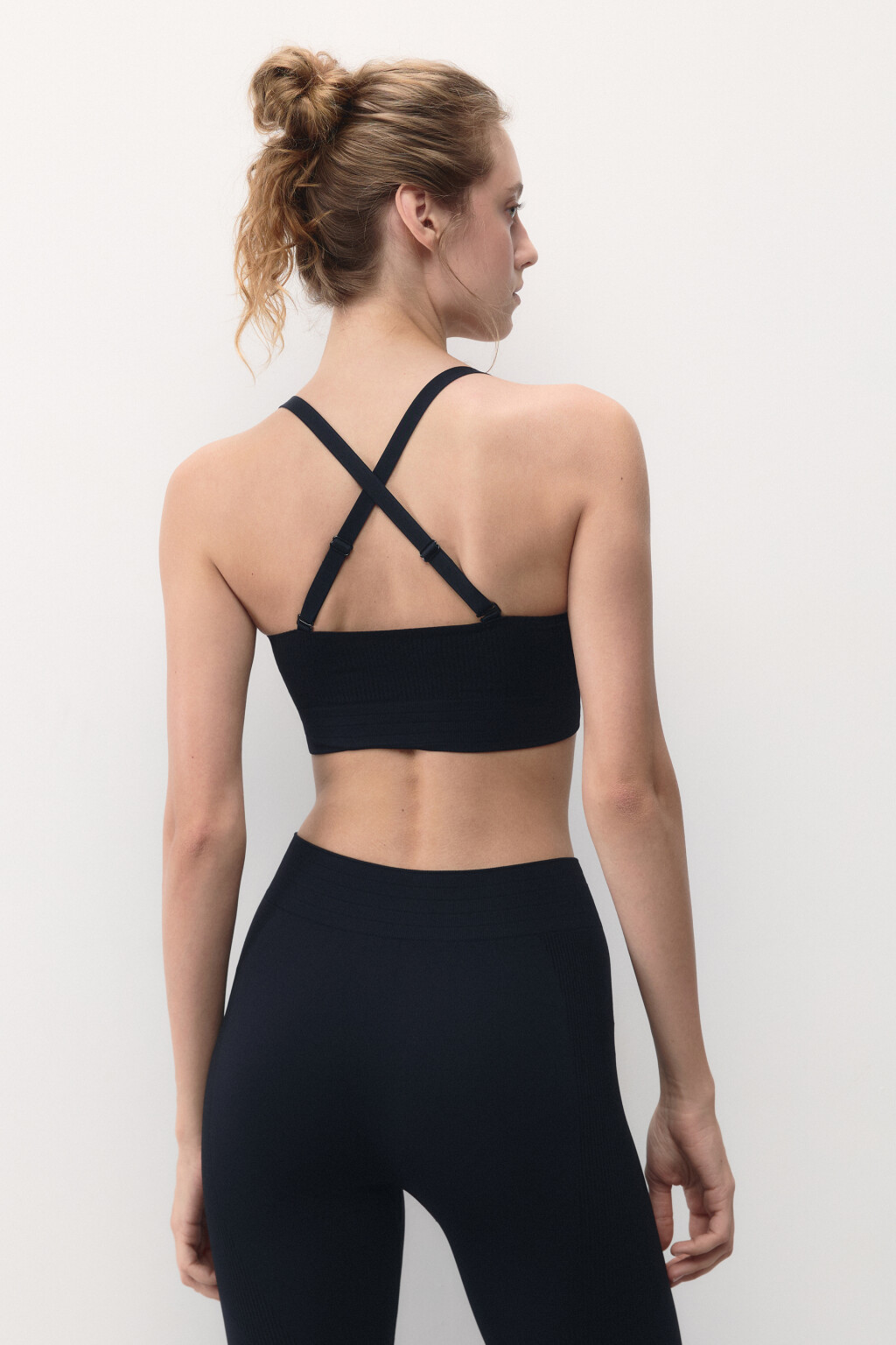 Топ спортивный с перекрещенными бретелями - цвет черный - 5